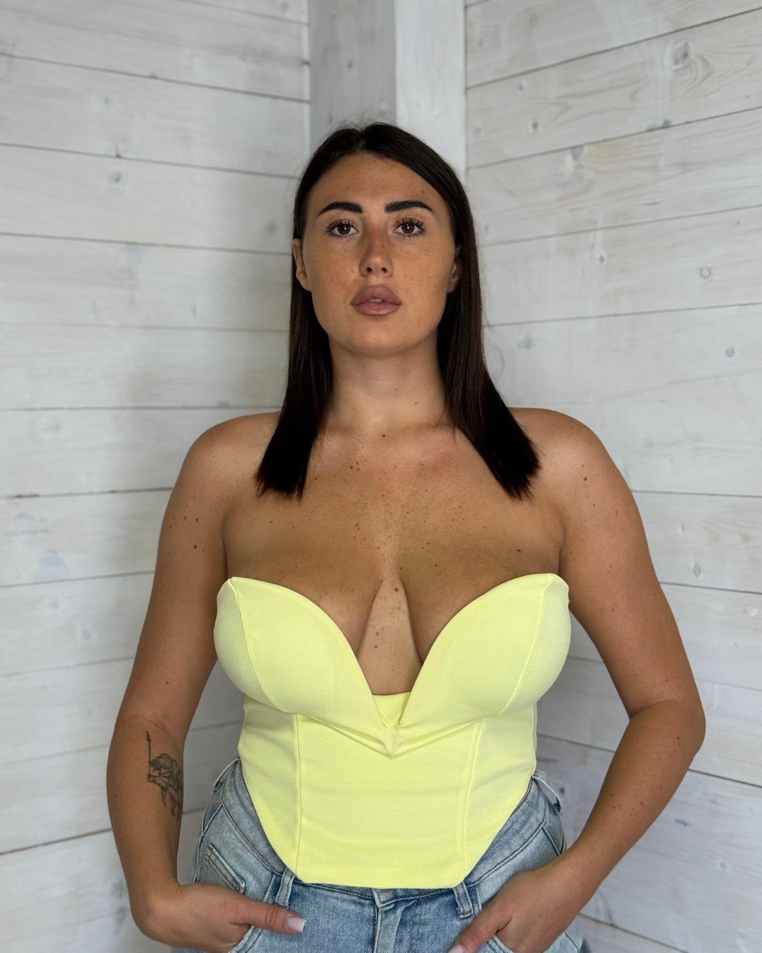 Top Lola Giallo