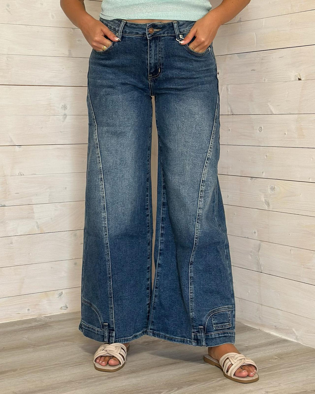 Jeans Wide Leg con tasca alla caviglia