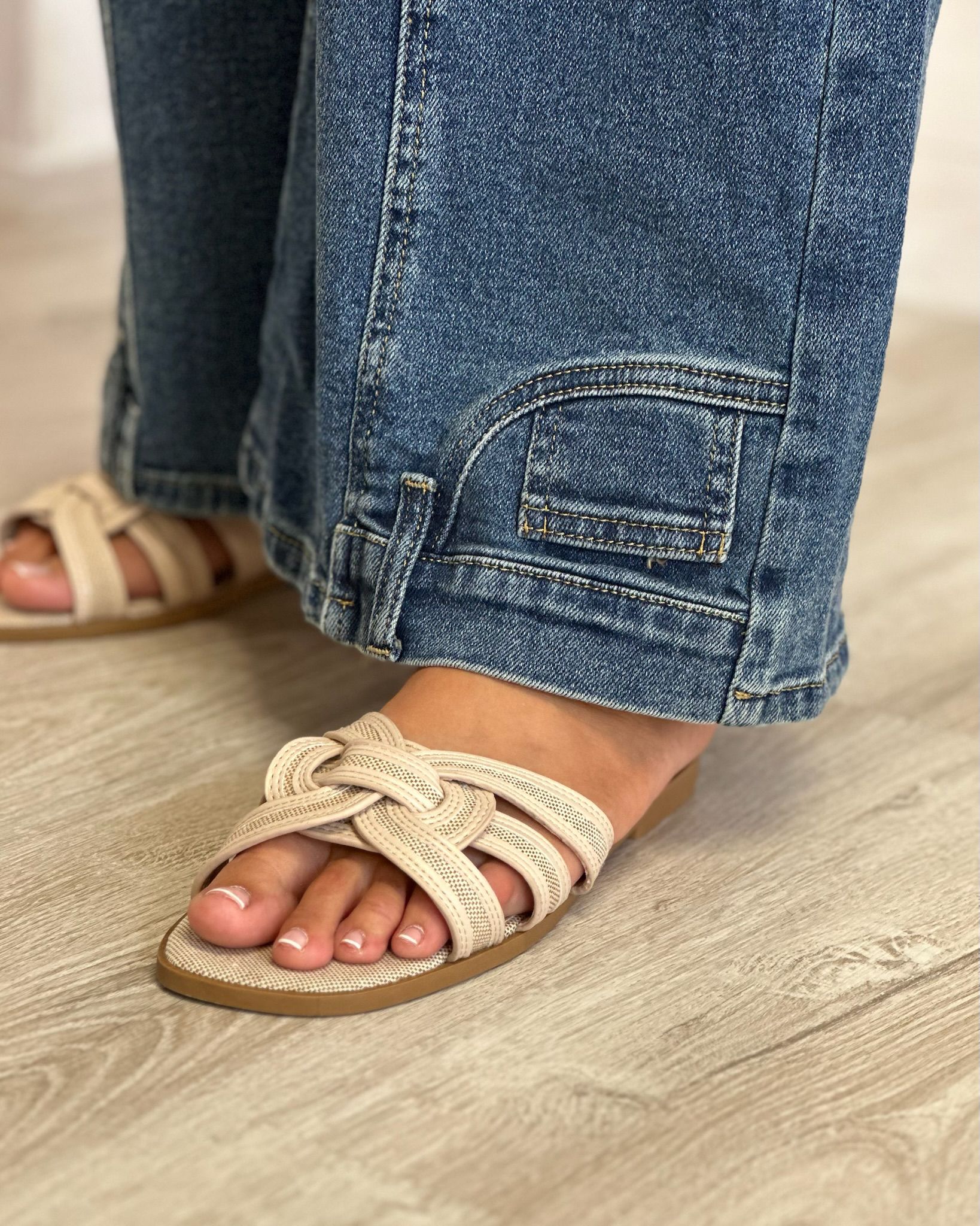 Jeans Wide Leg con tasca alla caviglia
